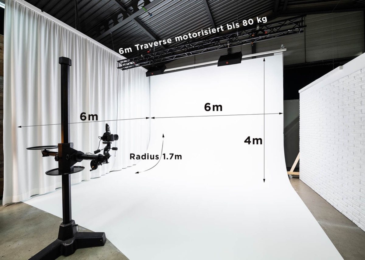 Fotostudio HÄLFTE mieten OHNE Kulissen (bis 6 Pers.)