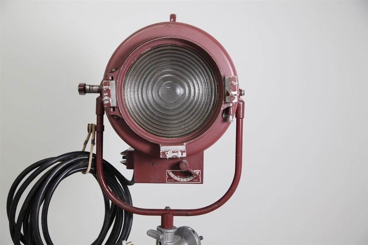 Mole Richardson STUDIO Fresnel (2000W) - #BWF