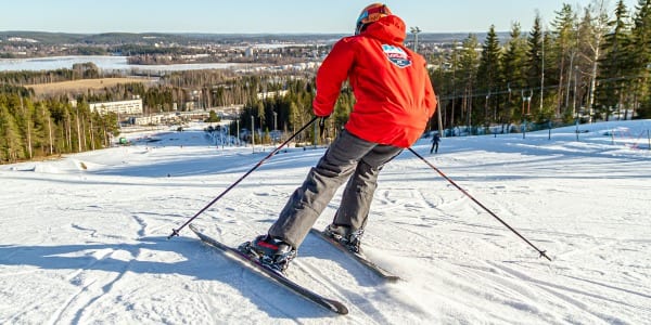 Leikkaava käännös carving suksilla - aikuisten alppiklinikka (1 x 100min)