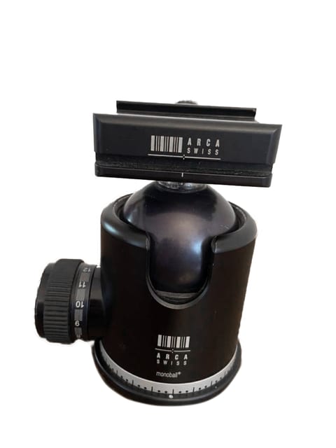 Manfrotto 058B Fotostativ mit Arcaswiss Monoball